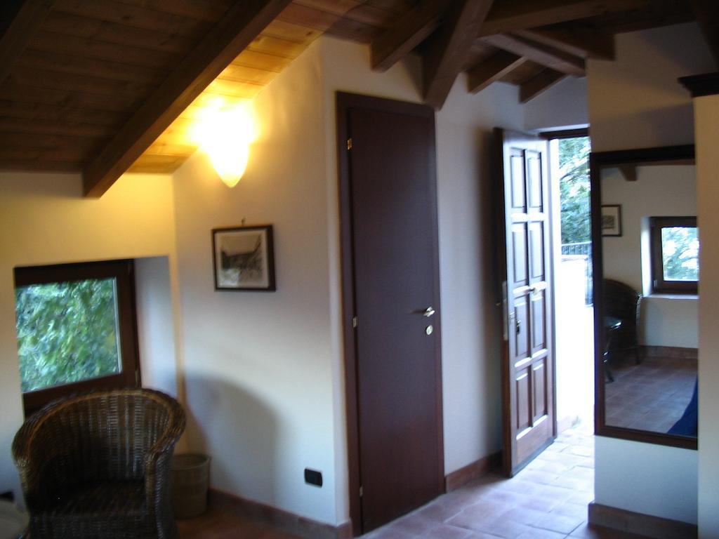 Guest House Pedamentina Naples Room photo
